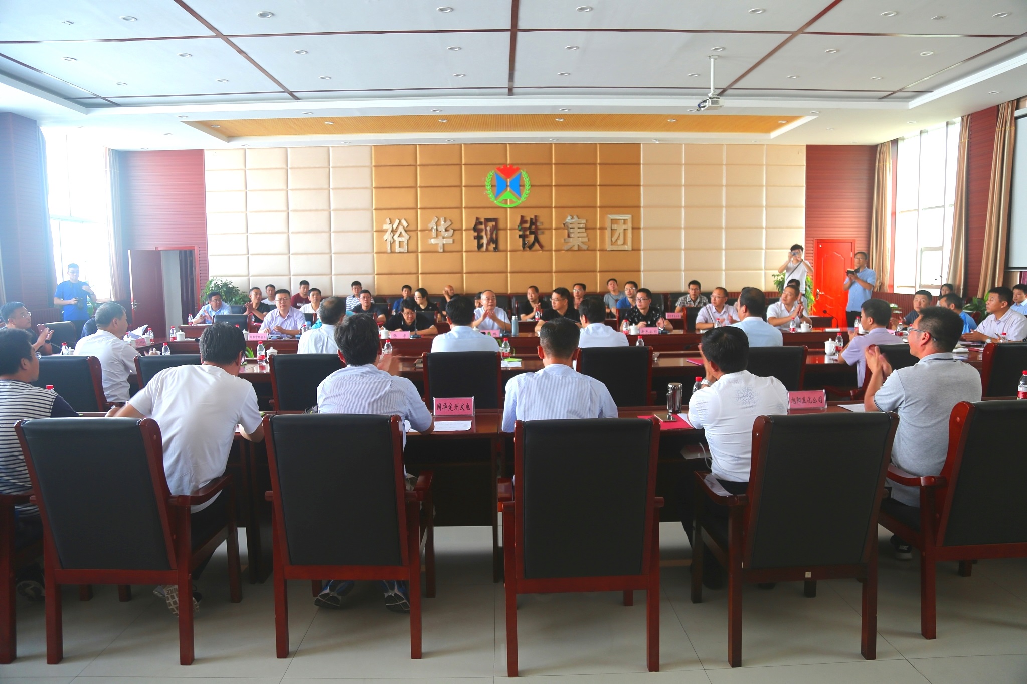省環保廳副廳長張桂生一行蒞臨我公司指導調研分表記電工作
